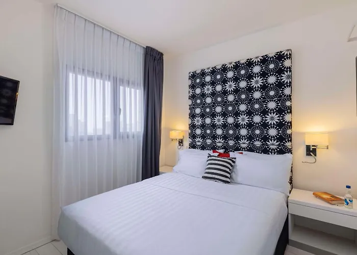 Best Western Regency Suites
