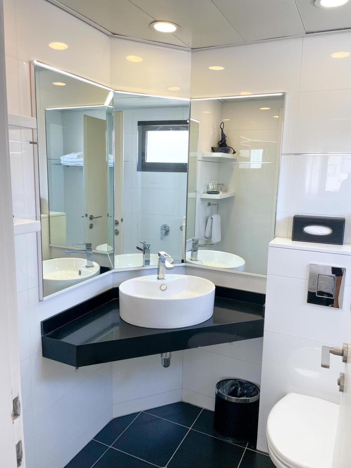 Western Regency 4*
