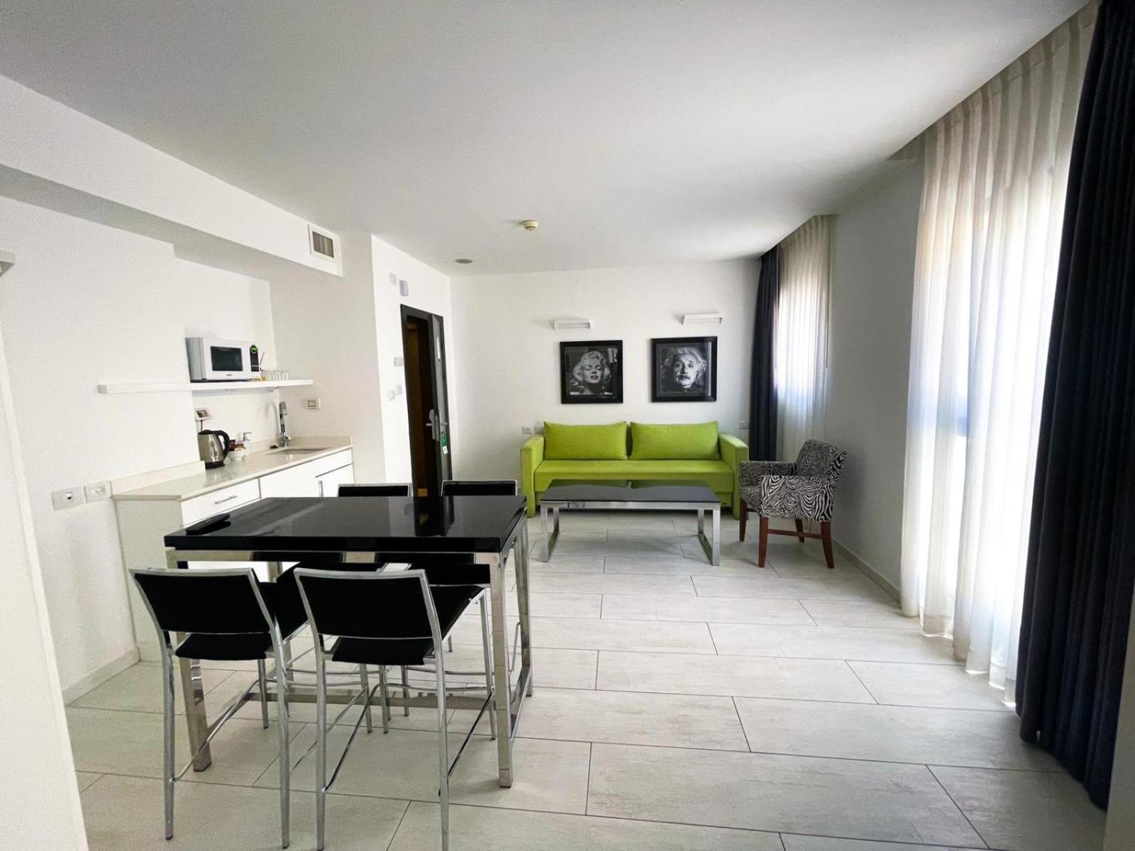 Western Regency Hotel 4*