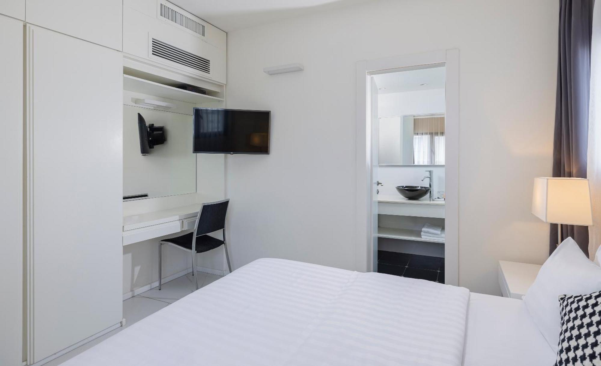 Hotel Western Regency