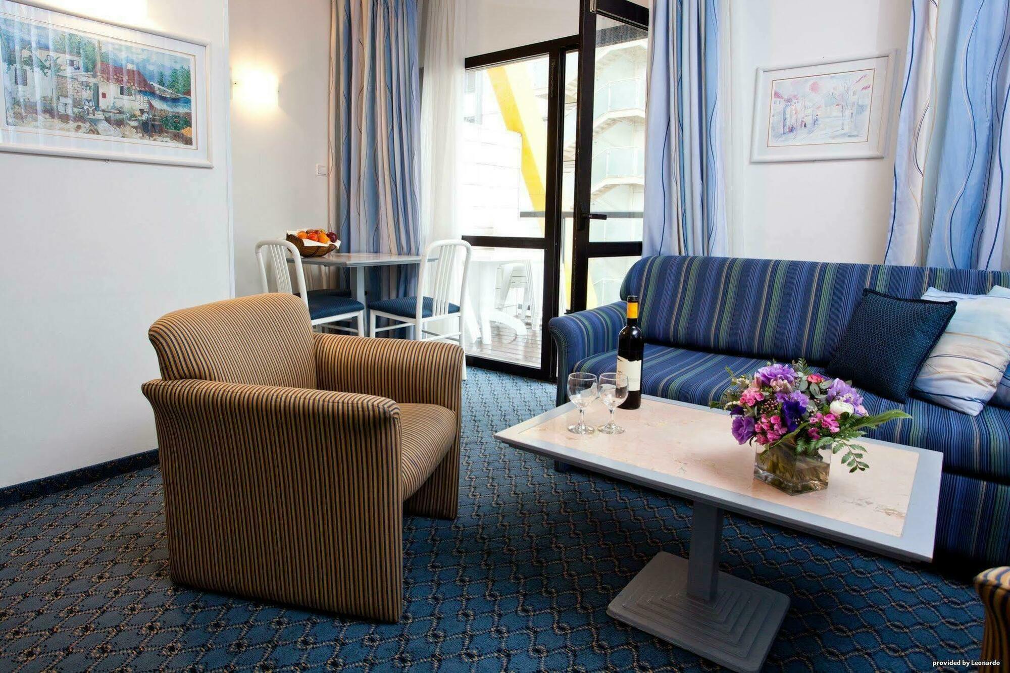 Western Regency 4*